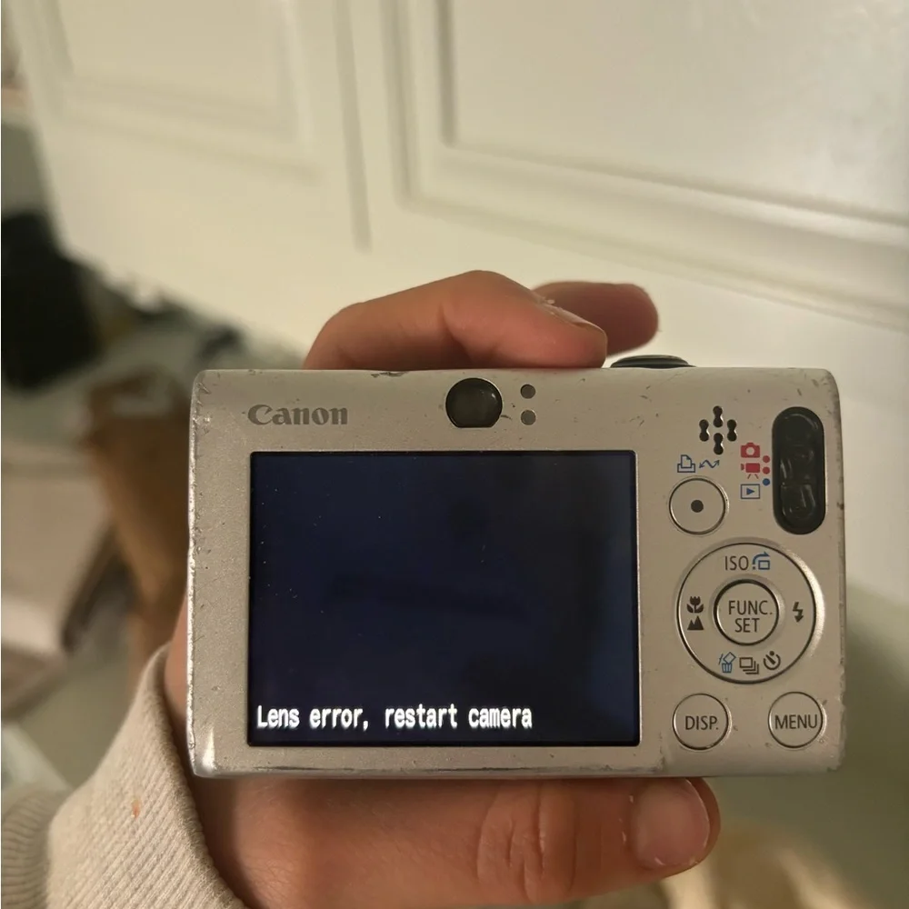 Canon Powershot SD1100 DIGITAL ELPH IS - SELLING FOR PARTS